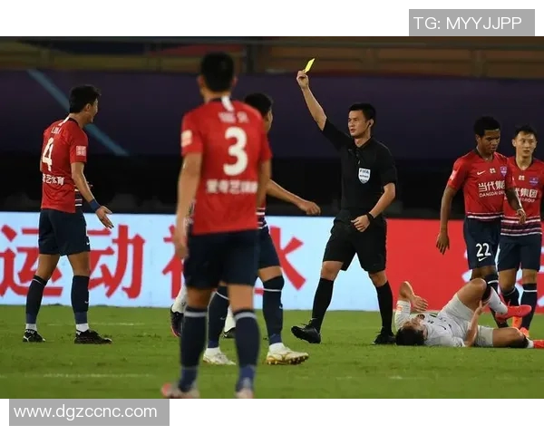 重庆对阵上海上港精彩直播全程回顾与赛后分析